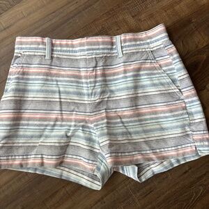 WOMENS  GAP 3.5 INSEAM SHORTS SIZE 2 striped